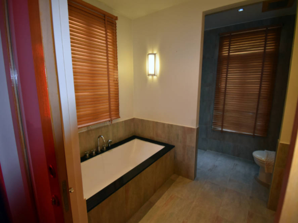 Luxury Condominium for sale north Hua Hin / Cha Am